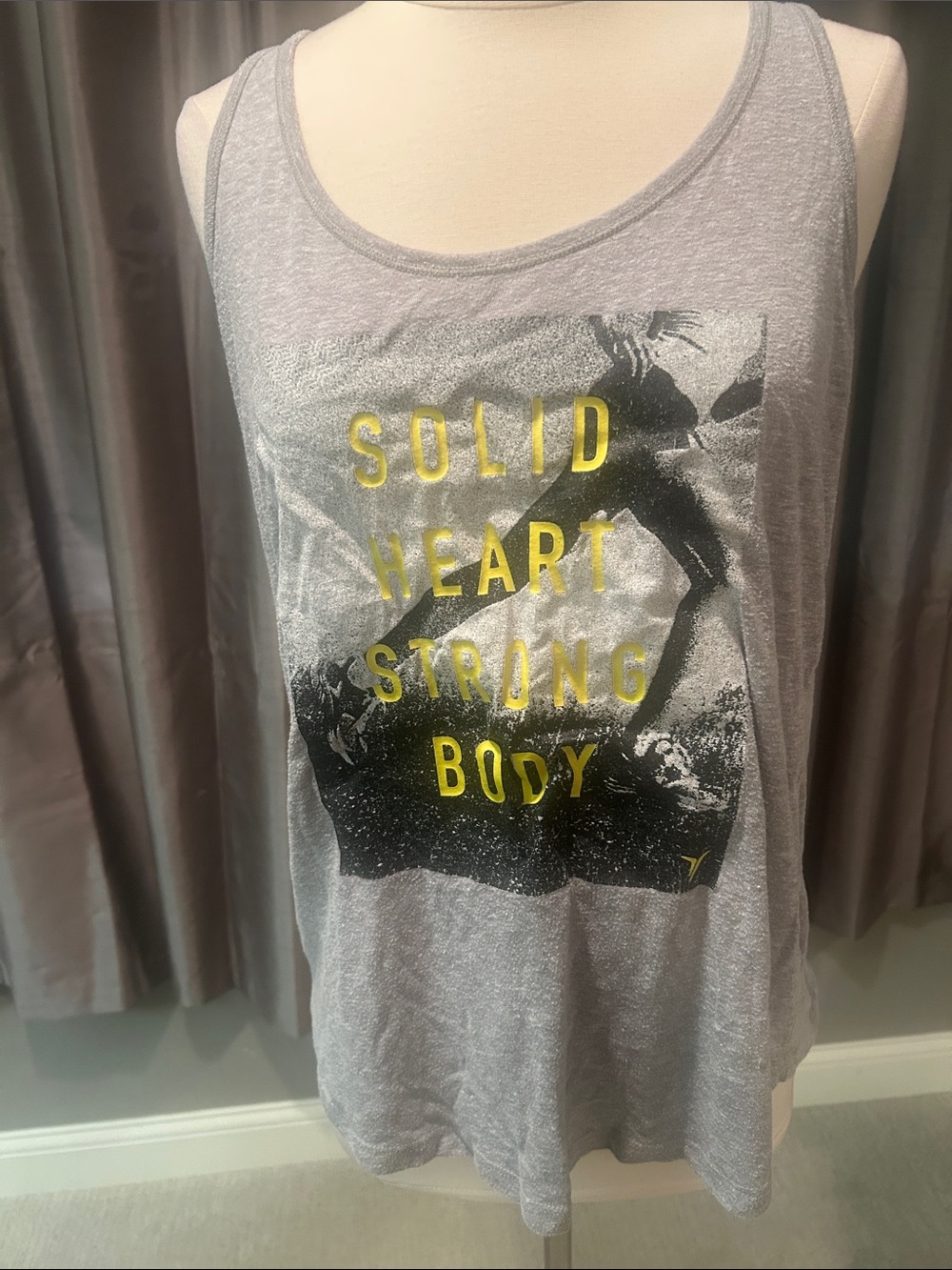 Solid Heart Strong Body Women's Gray Graphic Tank Top